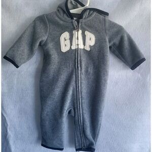 baby gap logo fleece zip up‎ one piece coat bunting 0/3 newborn gray
